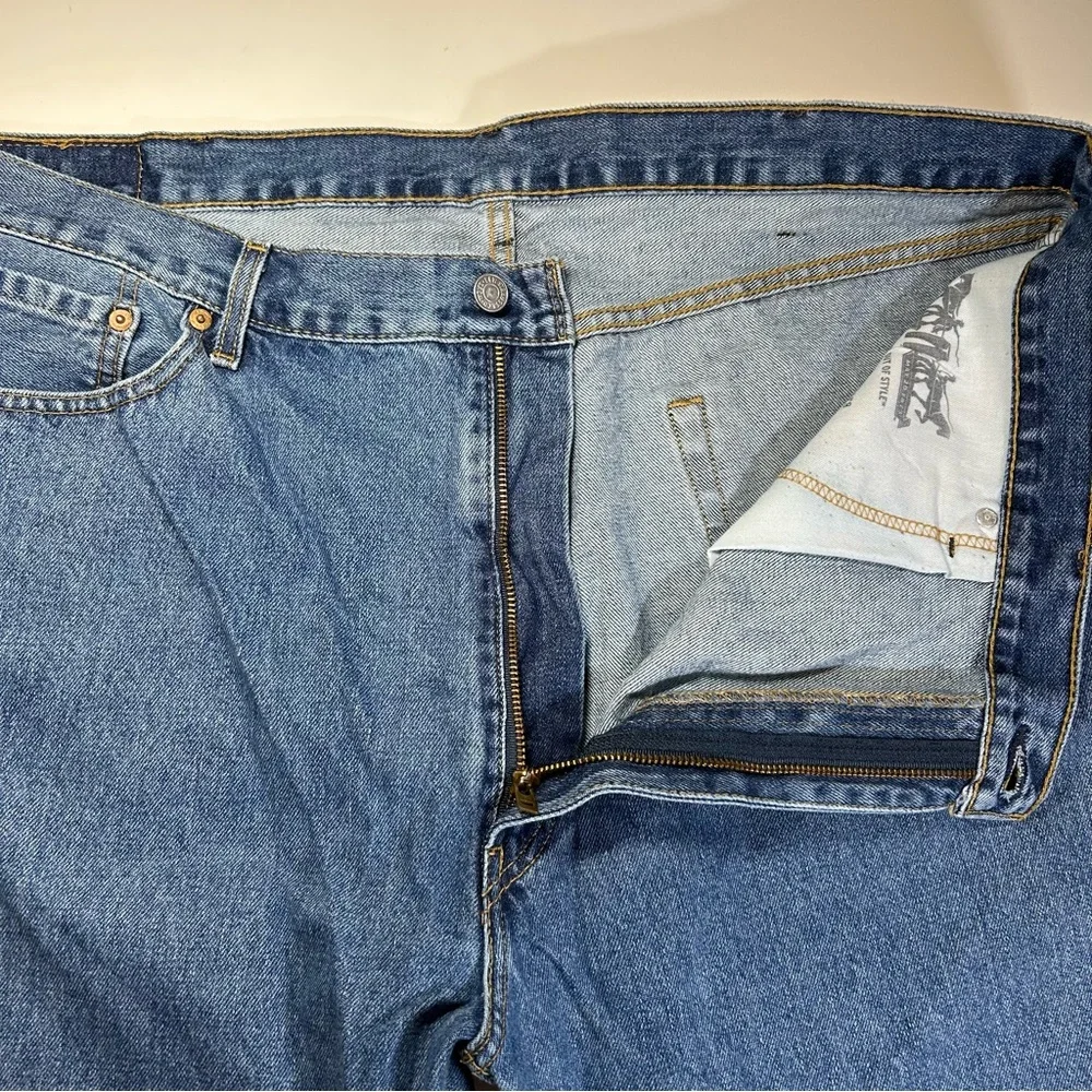 Levi’s 505 Men's Regular Fit Straight Leg Blue Denim Jeans Pants Size 44 x 32
